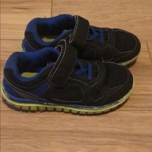 ✨3 for $15✨ Boys Champion Sneaker Shoes Size 12